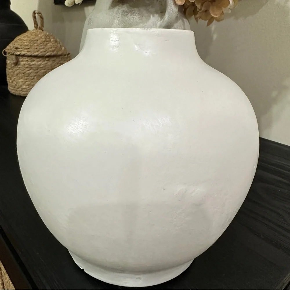 Threshold Small ceramic vase